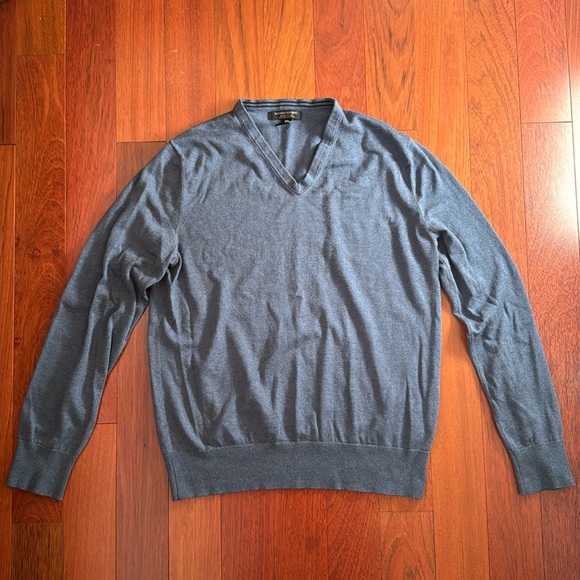 Banana Republic V-Neck Sweater - Picture 1 of 4